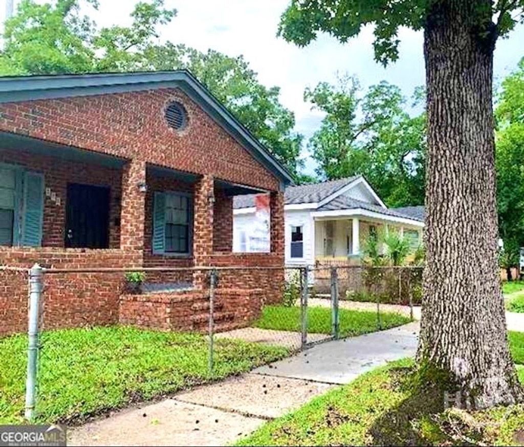 Photo of 708 E 32nd Street, Savannah, GA 31401 (MLS # SA346141)