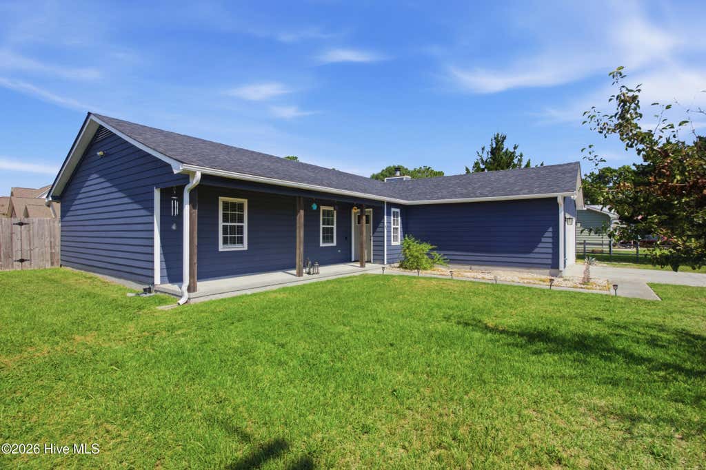 Photo of 426 Oregon Trail, Hubert, NC 28539 (MLS # 100588632)