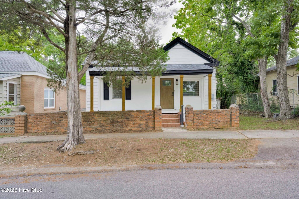 Photo of 406 Edgefield Avenue NW, Aiken, SC 29801 (MLS # 100591754)