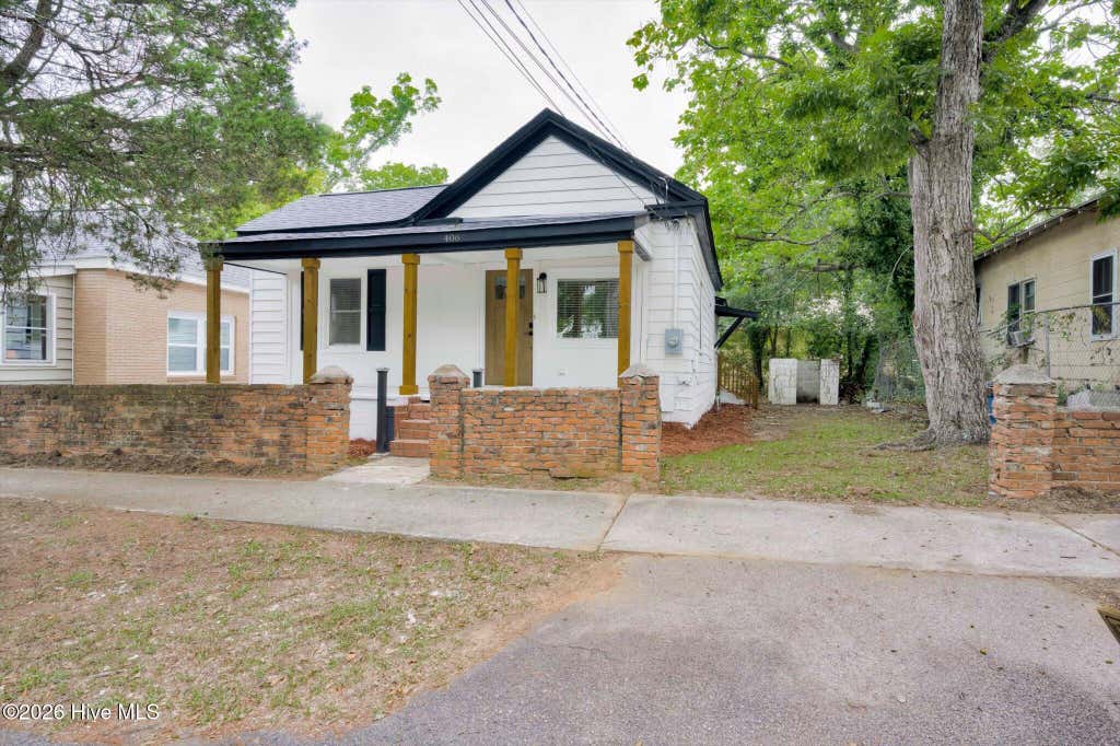 Photo of 406 Edgefield Avenue NW, Aiken, SC 29801 (MLS # 100591754)