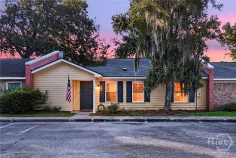 Townhouse For Sale - 2 Harpoon Court<br/> Savannah, GA 31410
