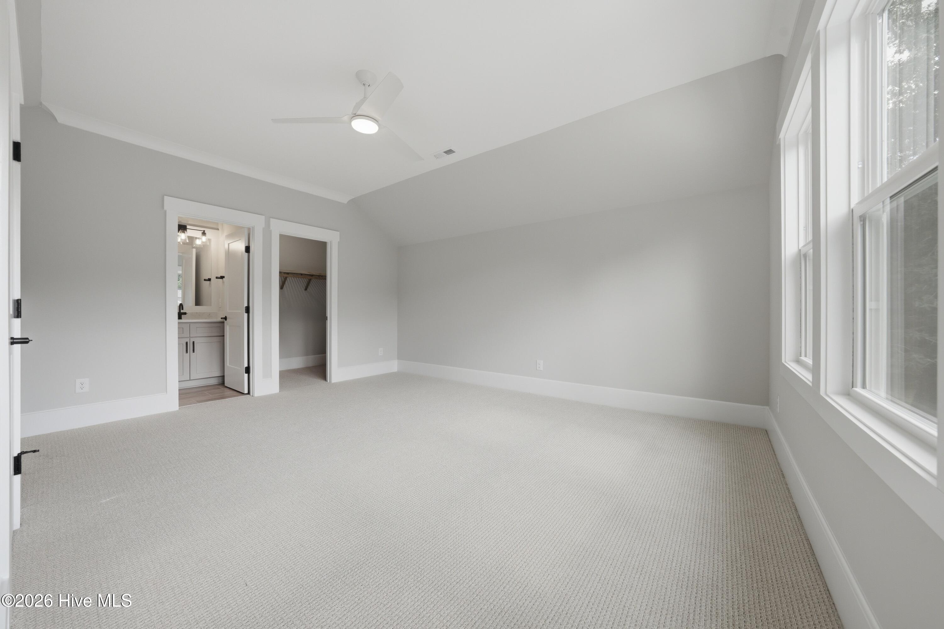 Listing image 52