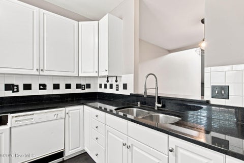 Tiny photo for 233 Racine Drive #Unit 47, Wilmington, NC 28403 (MLS # 100601253)