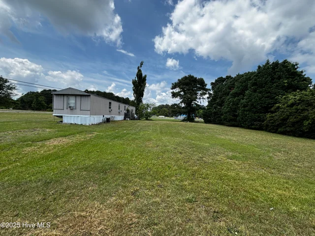 101 Edgewater Drive, photo 5 of 5
