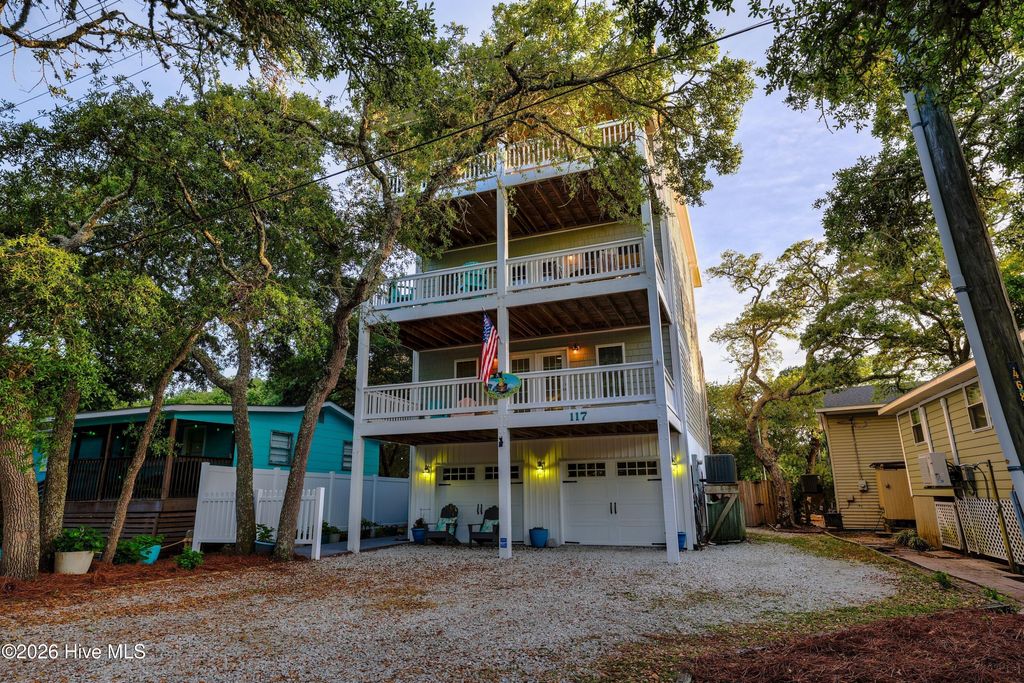 Photo of 117 Beachwood Drive, Surf City, NC 28445 (MLS # 100571919)