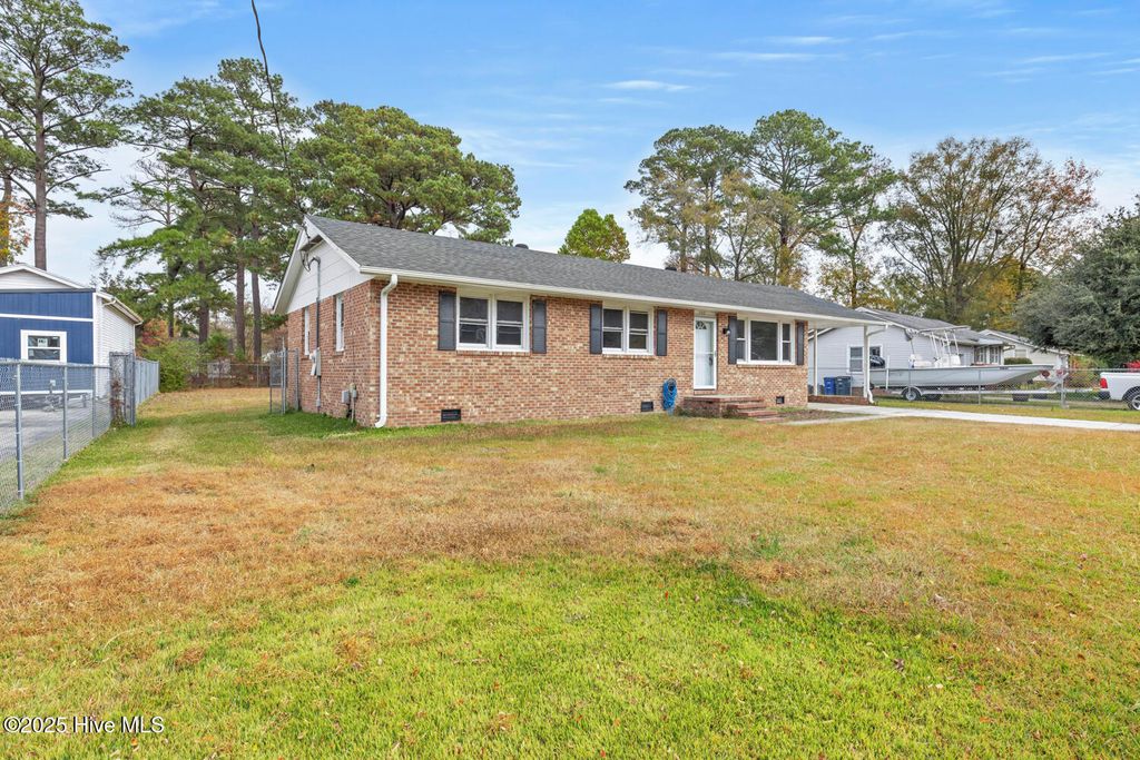 Photo of 706 Doris Avenue, Jacksonville, NC 28540 (MLS # 100542112)
