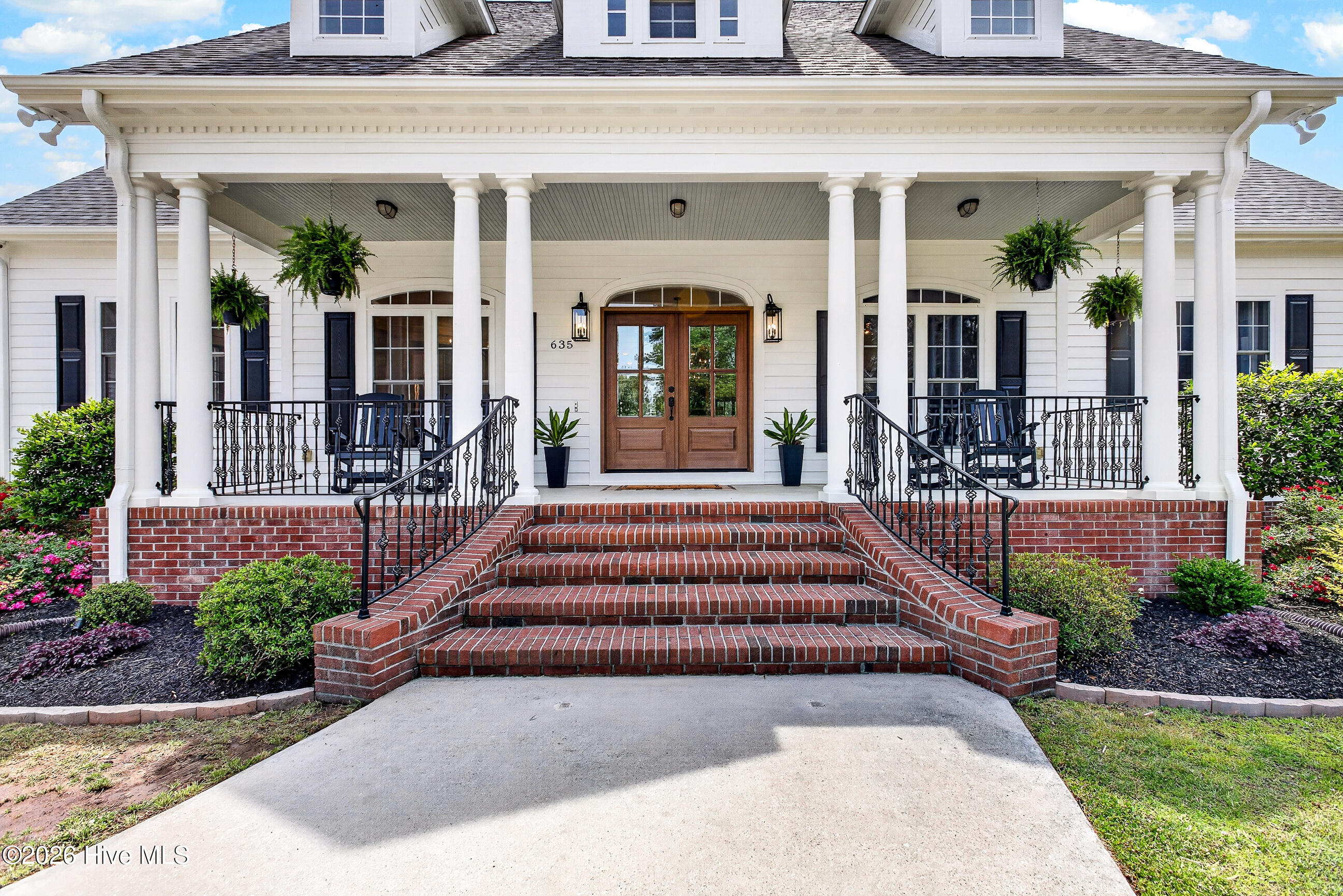 635 Richlands Loop Road