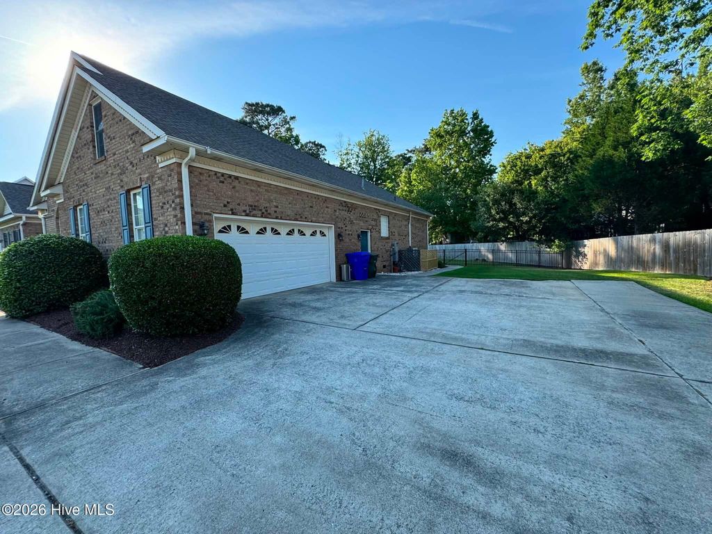 Photo of 1625 Pelham Road, Winterville, NC 28590 (MLS # 100575910)