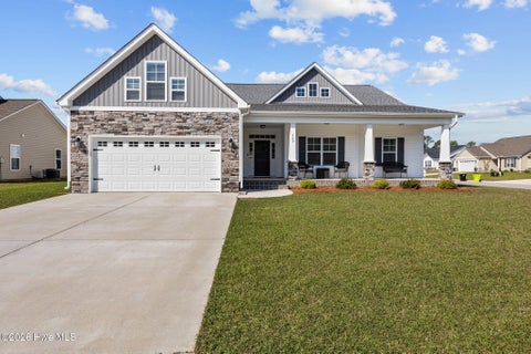 Homes For Sale - 400 Belevue Court<br/> New Bern, NC 28560