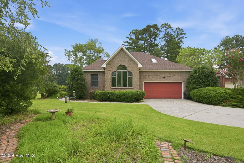 Photo of 8004 Club House Drive, New Bern, NC 28562 (MLS # 100588105)