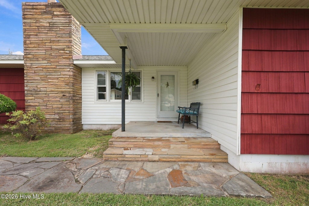 Photo of 105 Sherwood Boulevard, Beaufort, NC 28516 (MLS # 100609921)