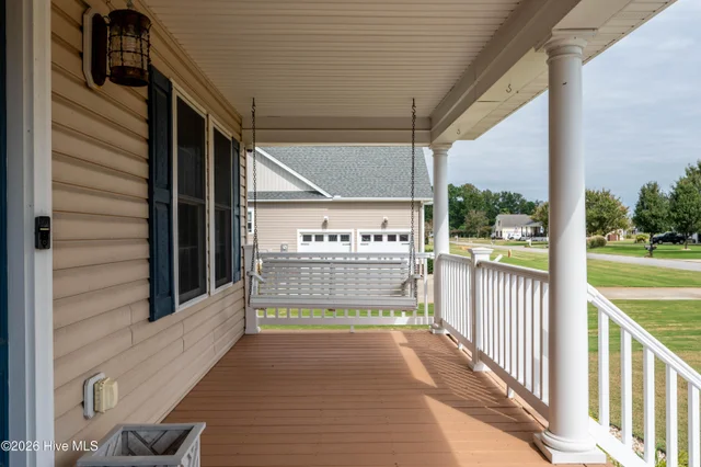 156 Charleston Drive, photo 4 of 67