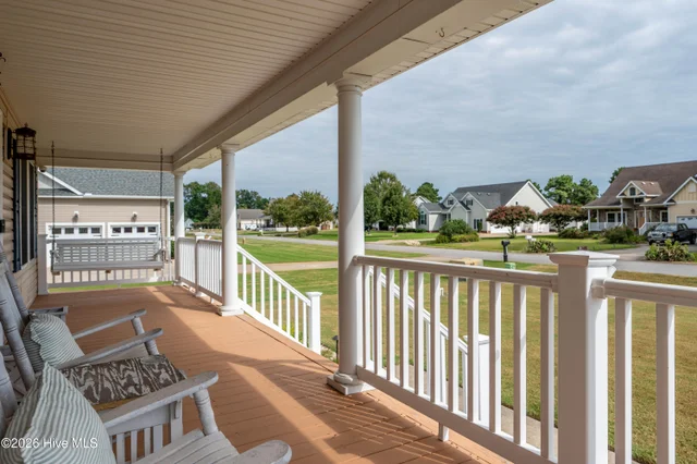 156 Charleston Drive, photo 3 of 67