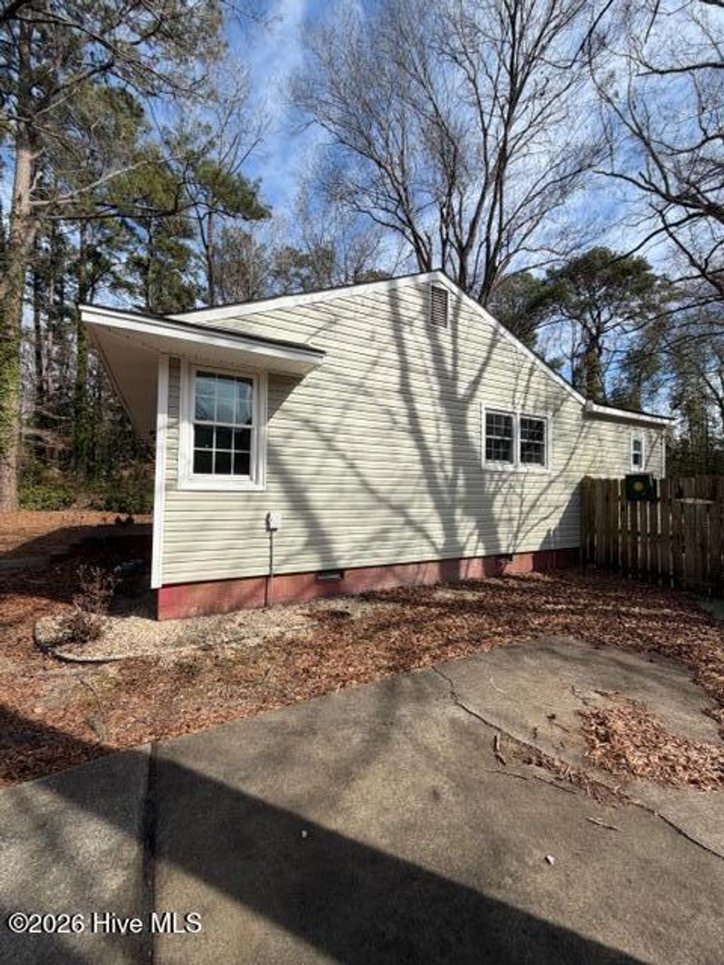 Photo of 108 Robin Road, Jacksonville, NC 28540 (MLS # 100554387)