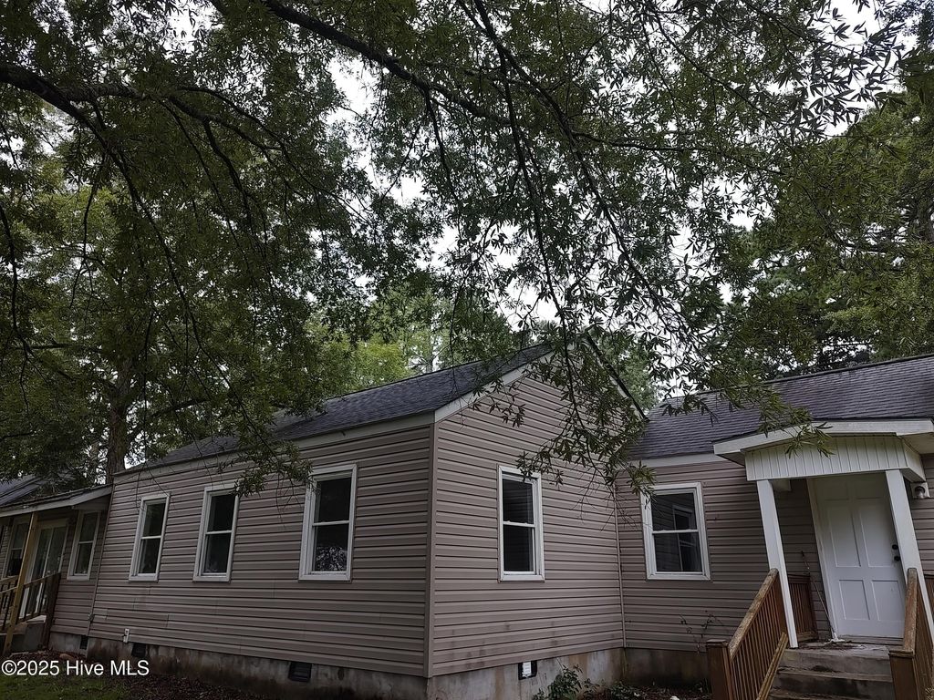 Photo of 515 Jefferson Avenue, New Bern, NC 28560 (MLS # 100517637)