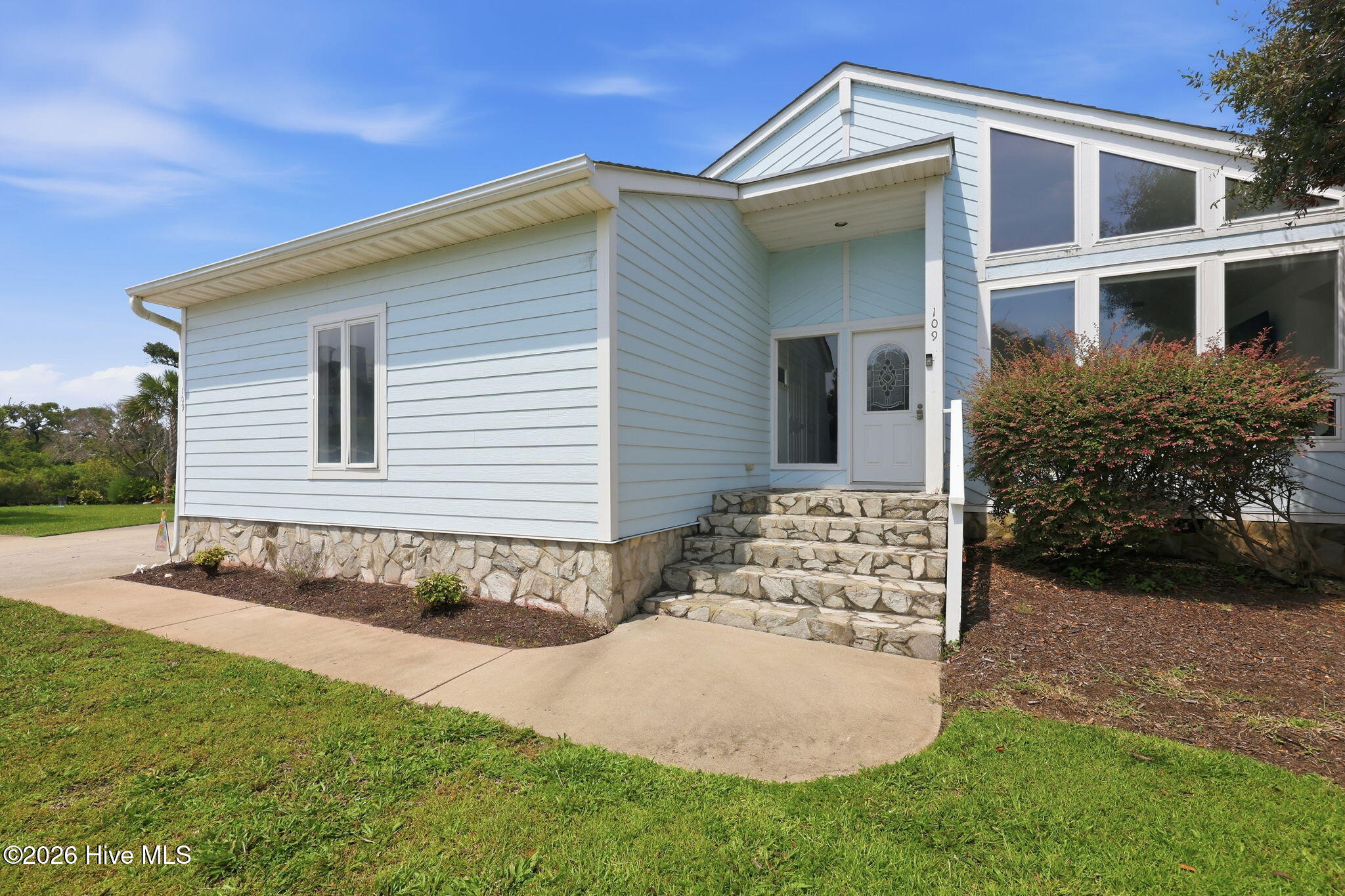 109 Oakleaf Drive
