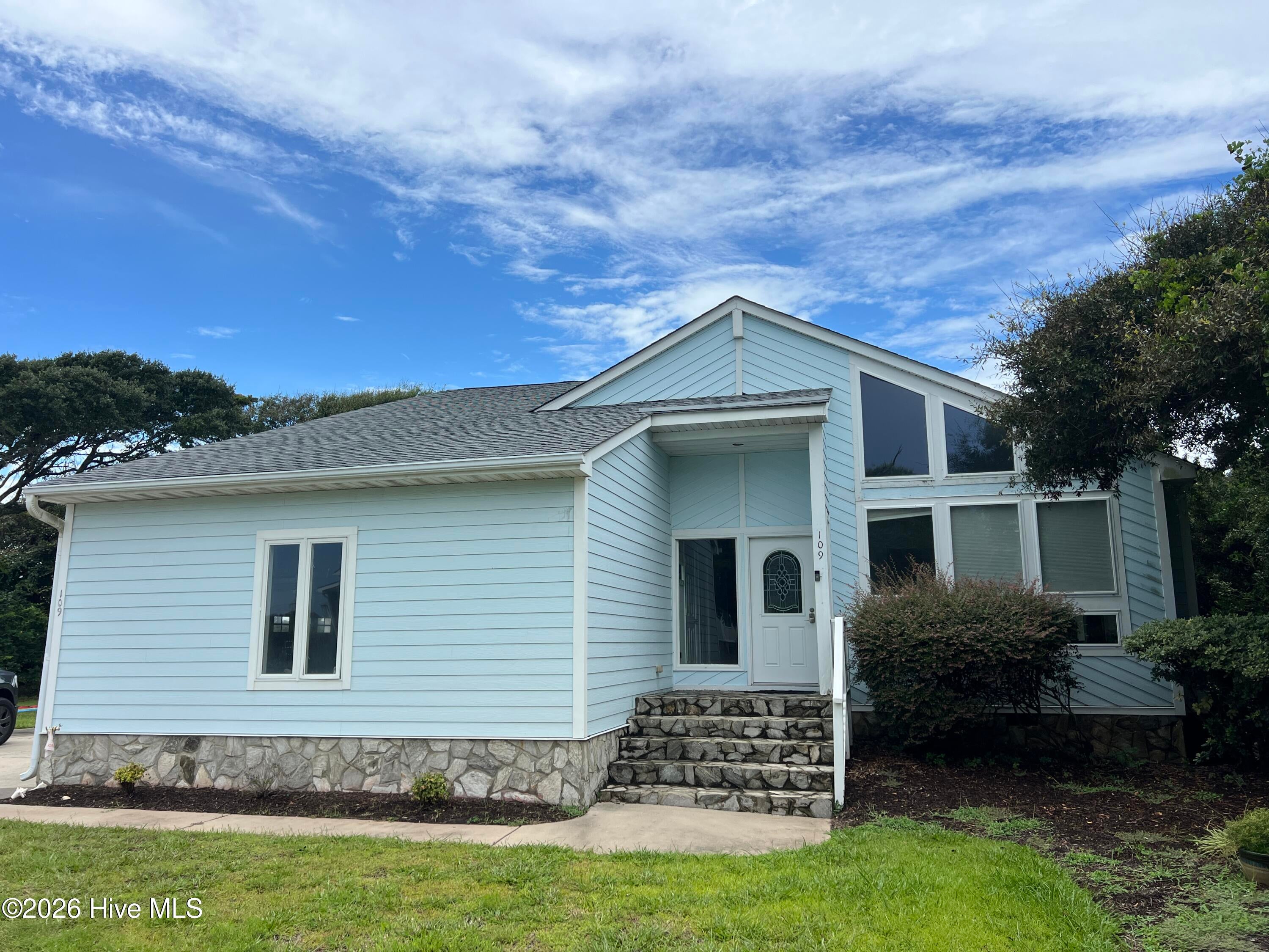 109 Oakleaf Drive
