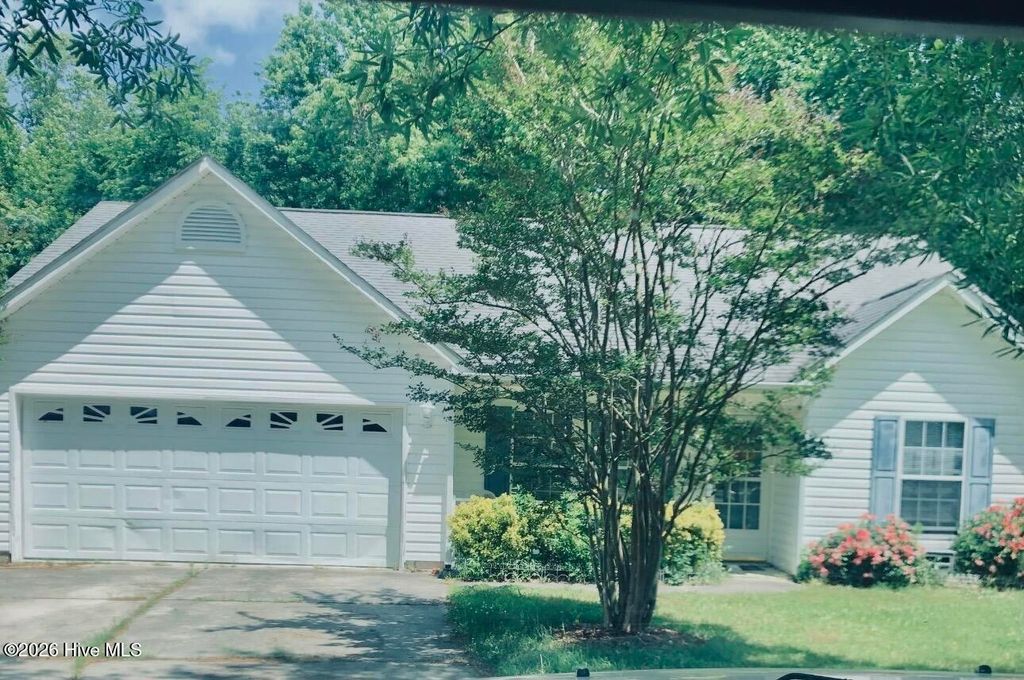 Photo of 523 Jimmies Creek Drive, New Bern, NC 28562 (MLS # 100568204)