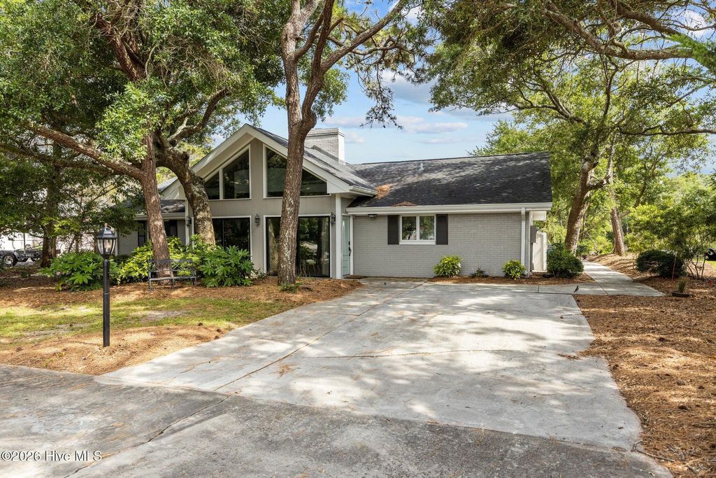 Photo of 132 Beechwood Drive, Pine Knoll Shores, NC 28512 (MLS # 100563031)