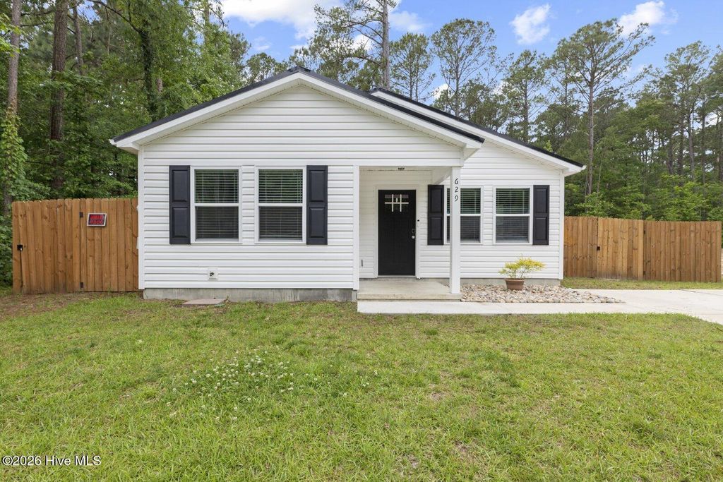 Photo of 629 Walnut Drive, Jacksonville, NC 28540 (MLS # 100570288)