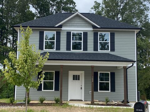 Homes For Sale - 144 Ambergate Court<br/> Rocky Mount, NC 27804