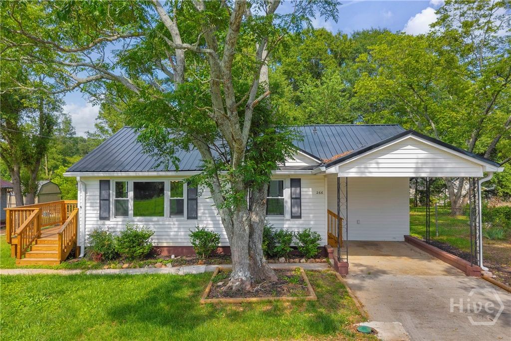 Photo of 266 Randall St St, Lavonia, GA 30553 (MLS # CL357252)