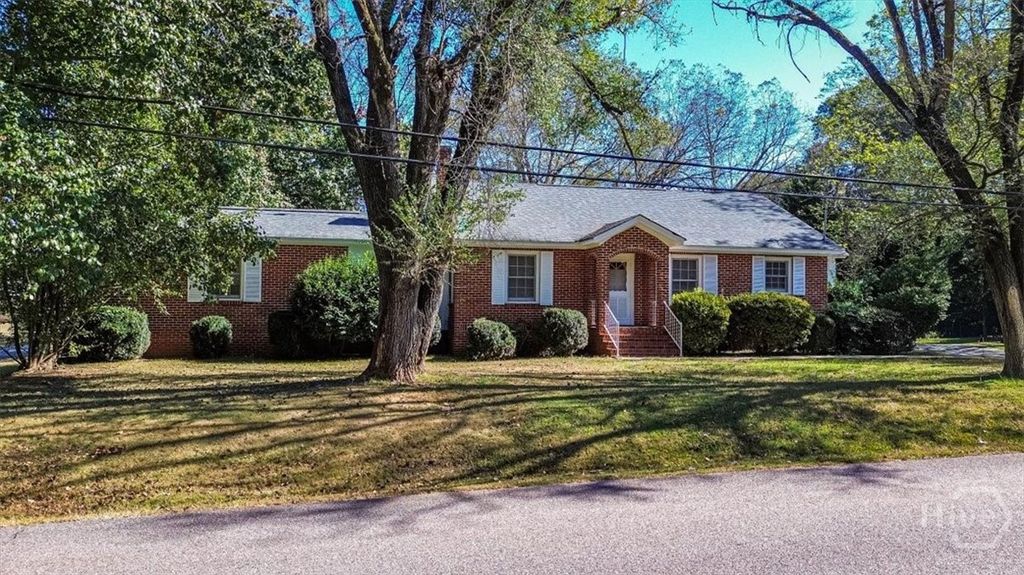 Photo of 362 Sims Street, Maysville, GA 30558 (MLS # CL352634)