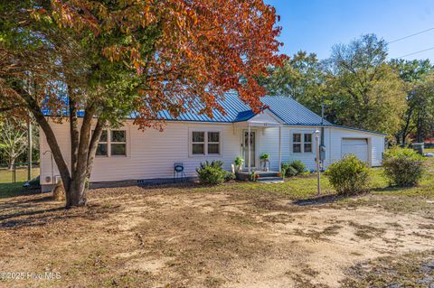 Homes For Sale - 113 Sycamore Street<br/> Hamlet, NC 28345