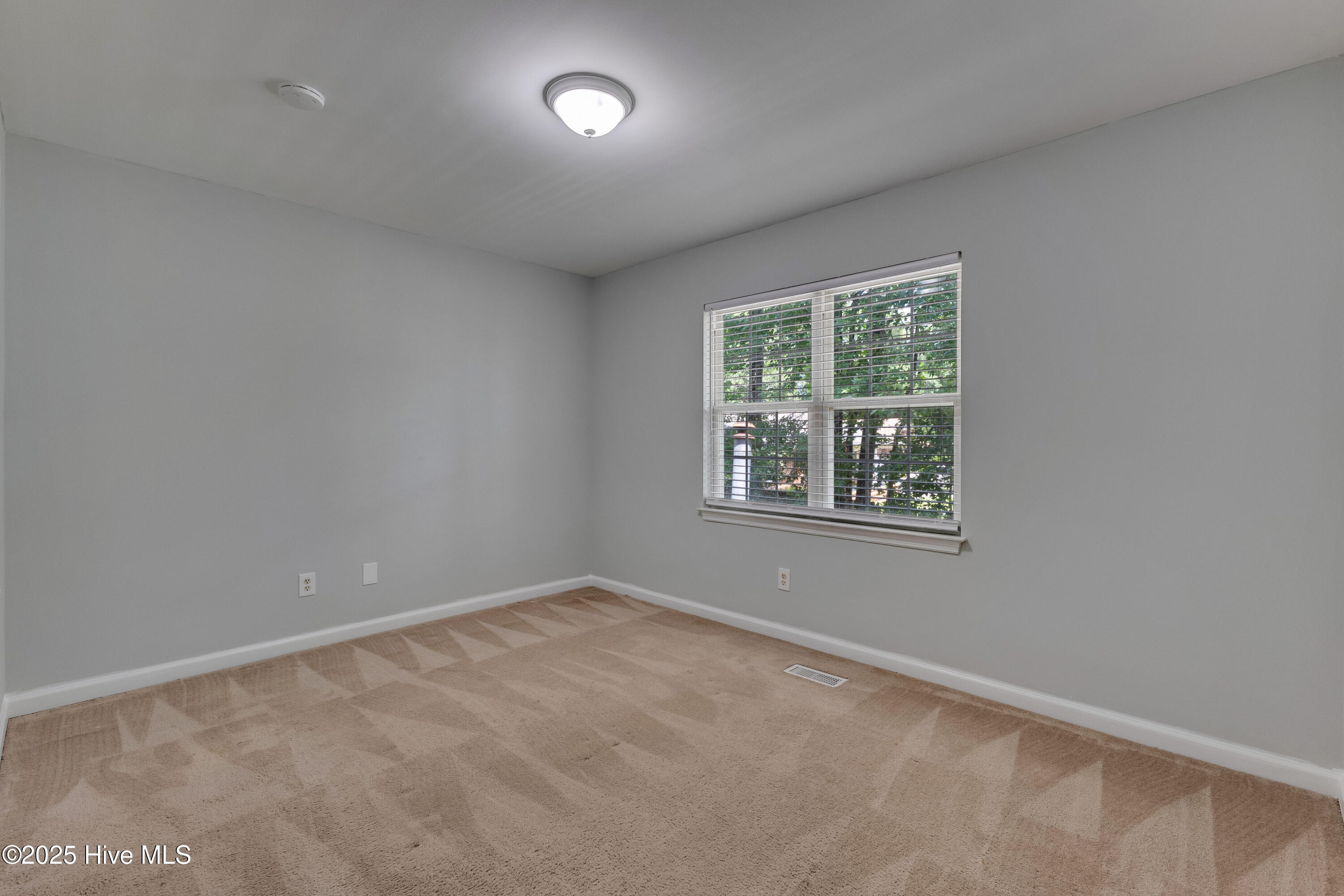 Wilmington, North Carolina 28405, United States, 3 Bedrooms Bedrooms, ,2 BathroomsBathrooms,Residential,Pending,255988