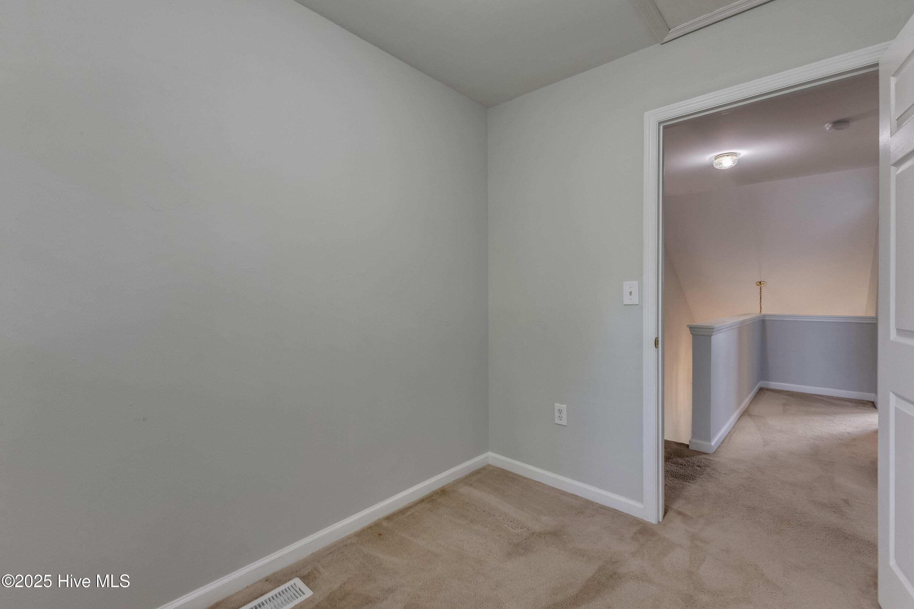 Wilmington, North Carolina 28405, United States, 3 Bedrooms Bedrooms, ,2 BathroomsBathrooms,Residential,Pending,255988