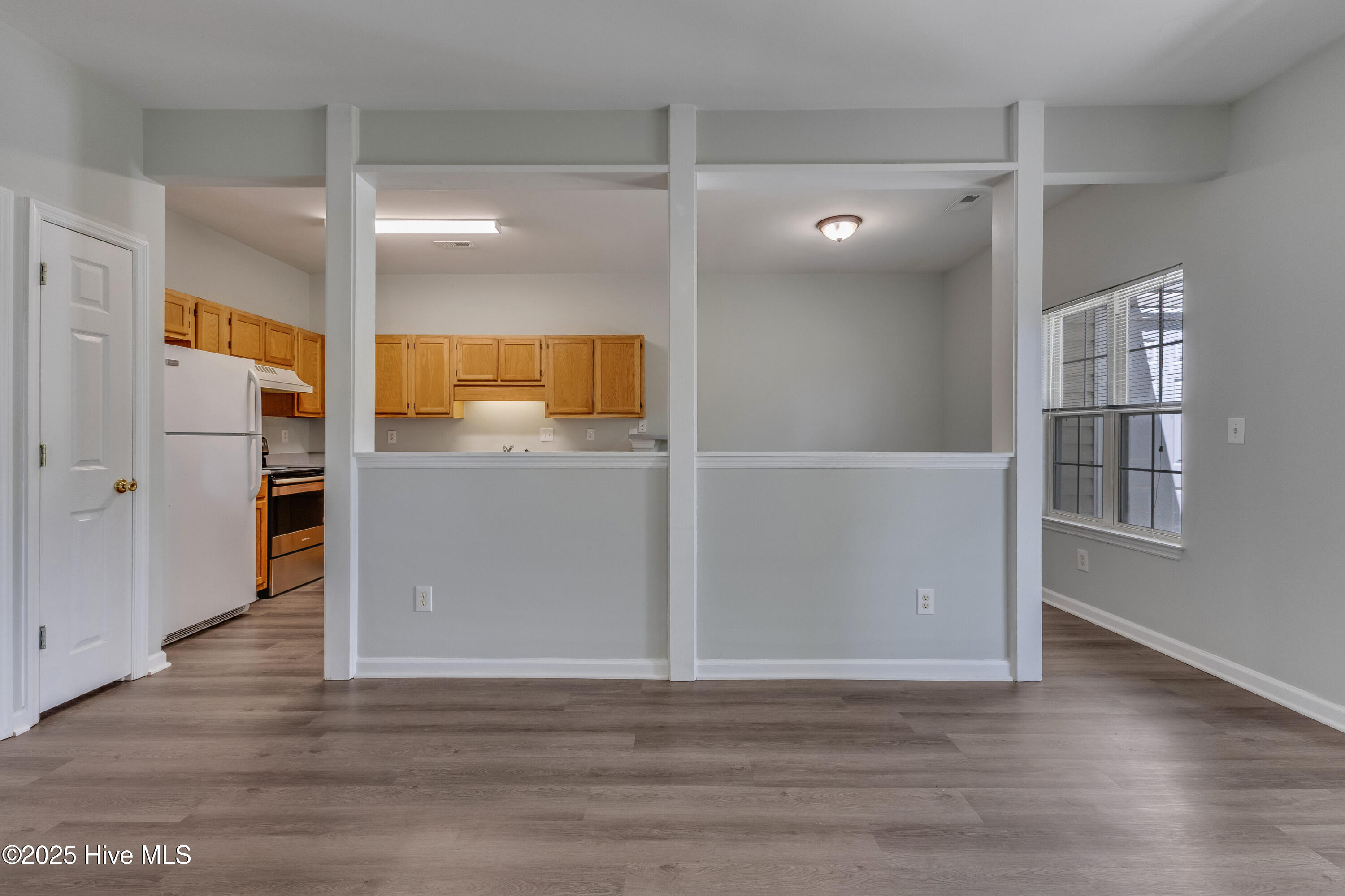 Wilmington, North Carolina 28405, United States, 3 Bedrooms Bedrooms, ,2 BathroomsBathrooms,Residential,Pending,255988