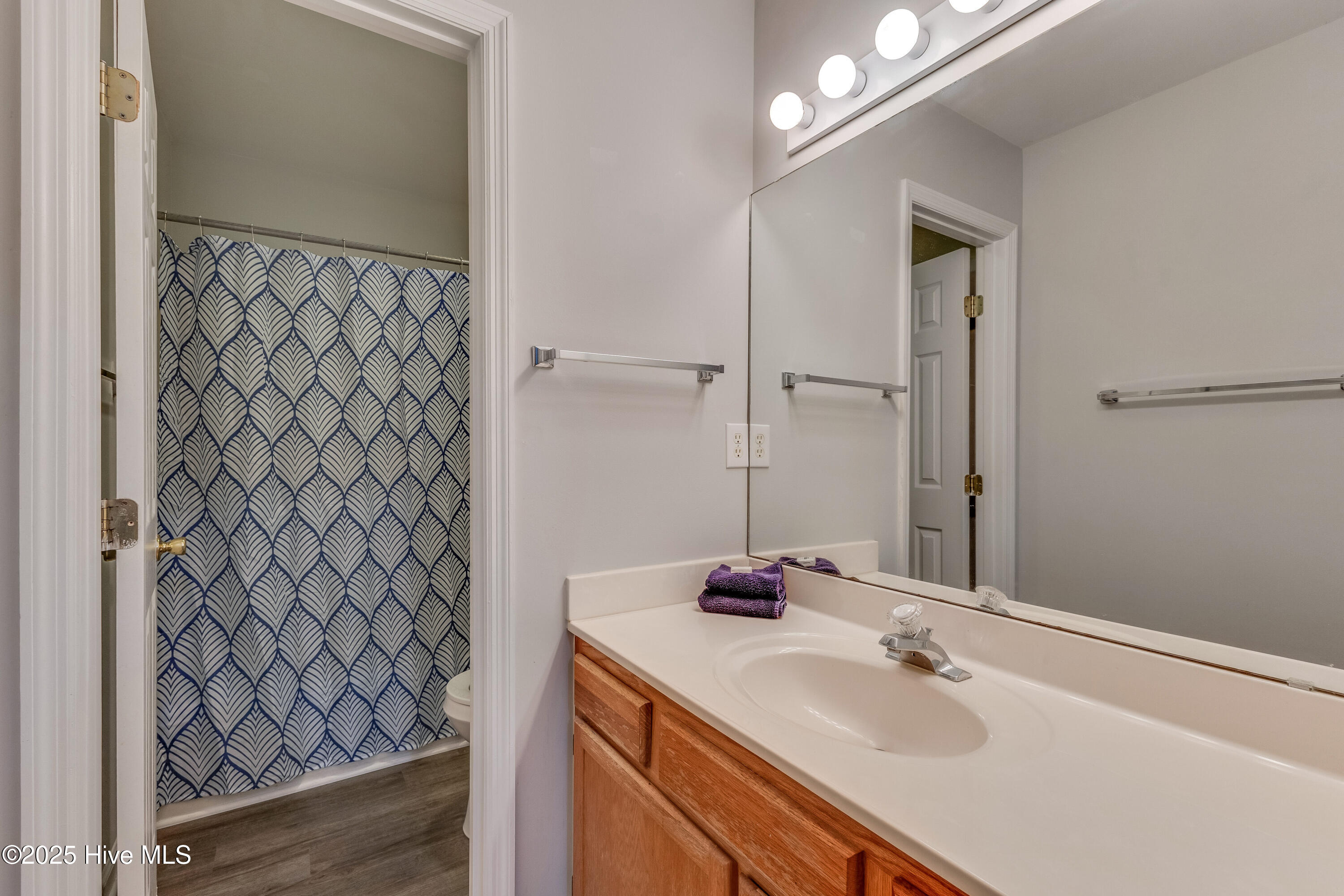 Wilmington, North Carolina 28405, United States, 3 Bedrooms Bedrooms, ,2 BathroomsBathrooms,Residential,Pending,255988