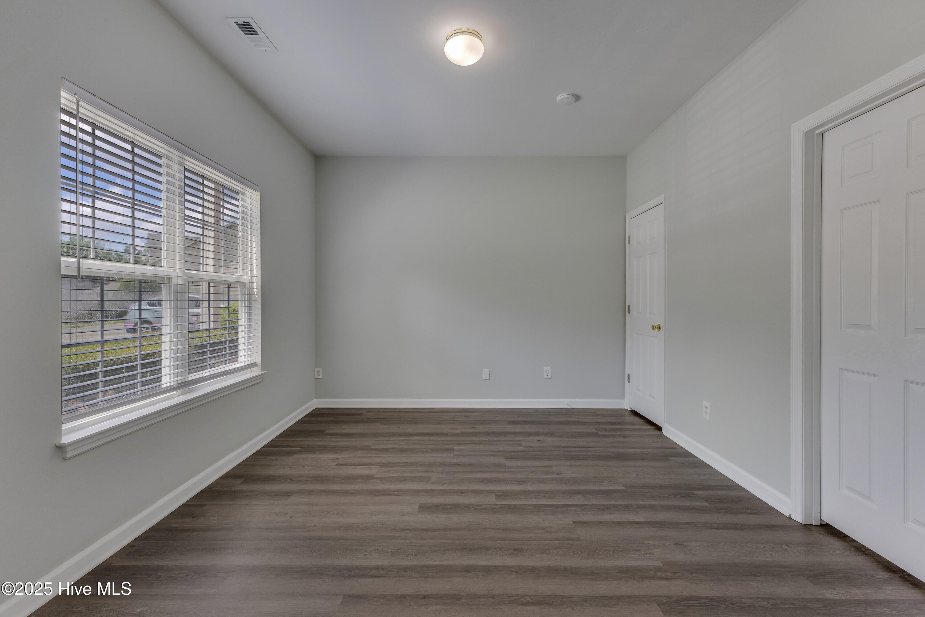 Wilmington, North Carolina 28405, United States, 3 Bedrooms Bedrooms, ,2 BathroomsBathrooms,Residential,Pending,255988