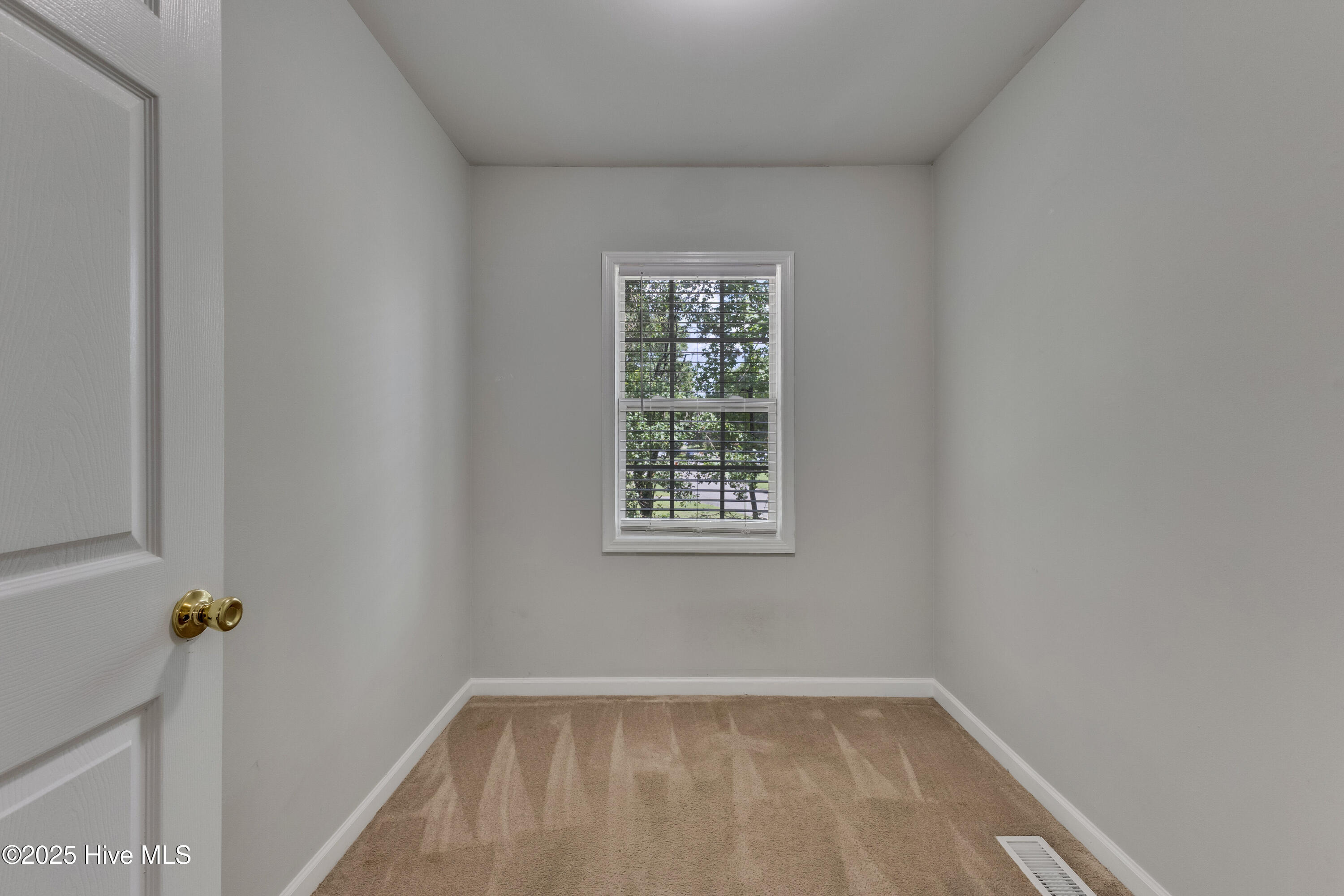 Wilmington, North Carolina 28405, United States, 3 Bedrooms Bedrooms, ,2 BathroomsBathrooms,Residential,Pending,255988