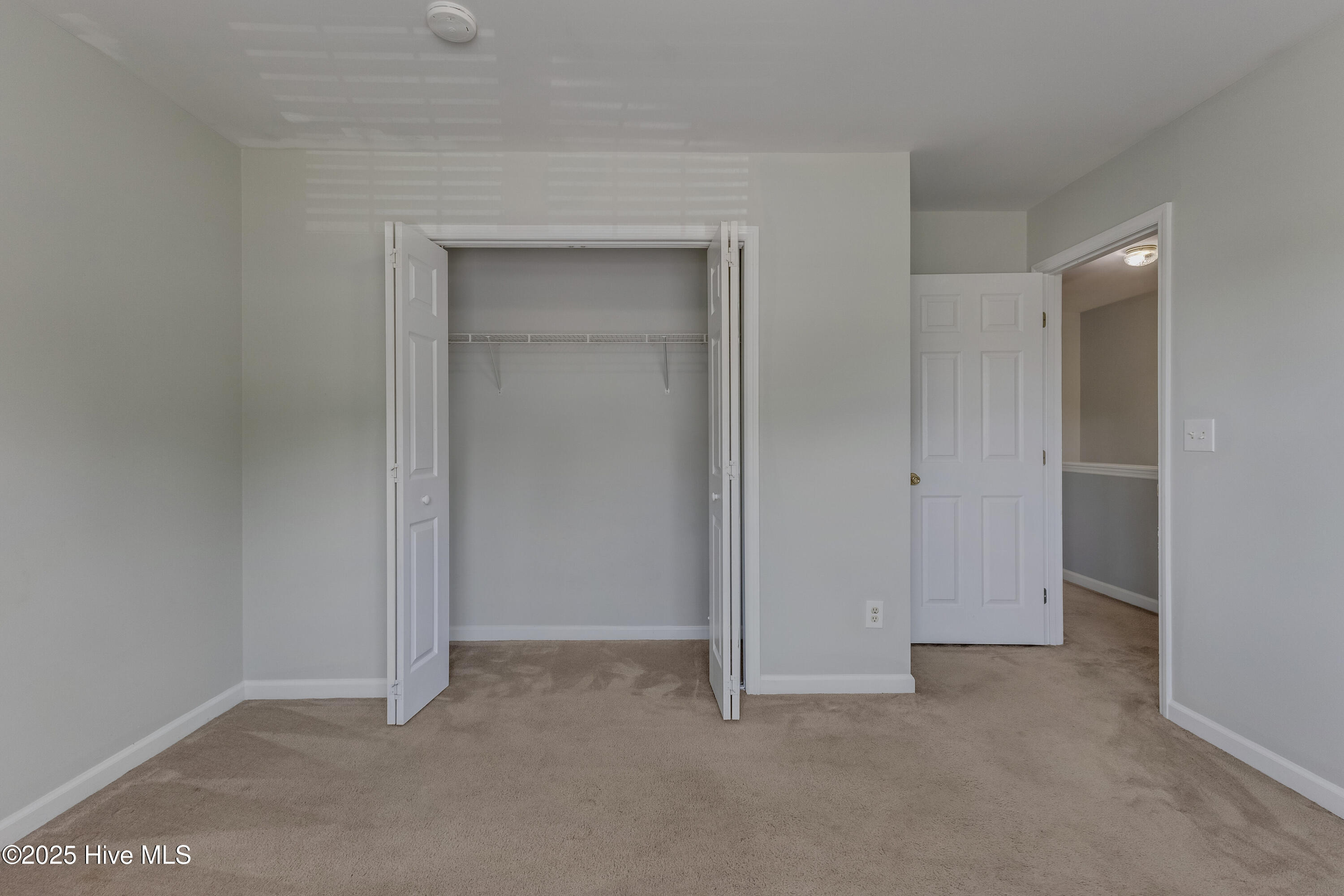 Wilmington, North Carolina 28405, United States, 3 Bedrooms Bedrooms, ,2 BathroomsBathrooms,Residential,Pending,255988