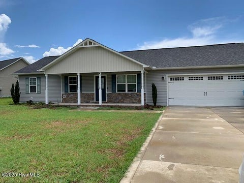 Photo of 716 Addor Drive, Richlands, NC 28574 (MLS # 100601844)