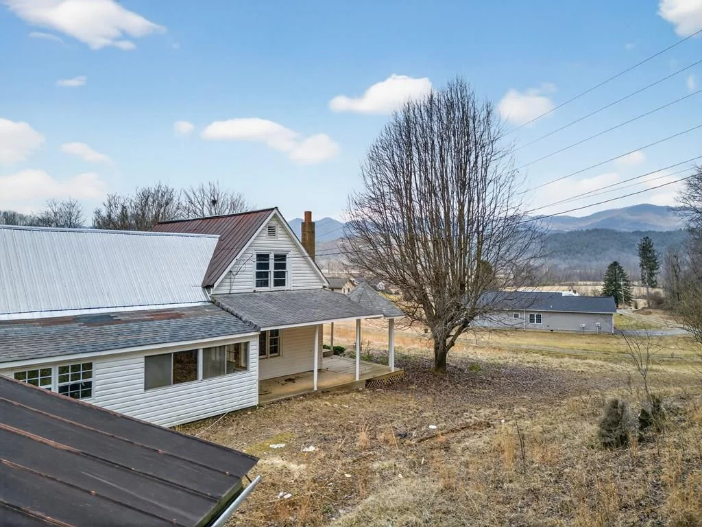 1917 Fairview Road
