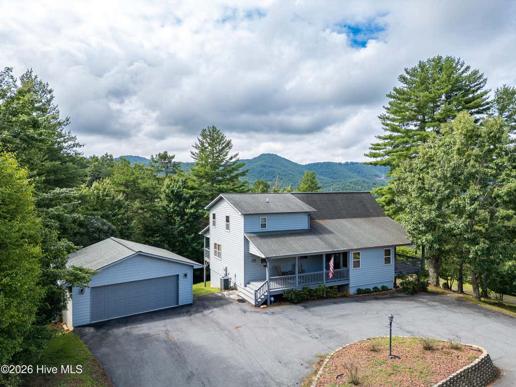Photo of 98 Dunrunnin Pointe PT, Murphy, NC 28906 (MLS # 100593826)