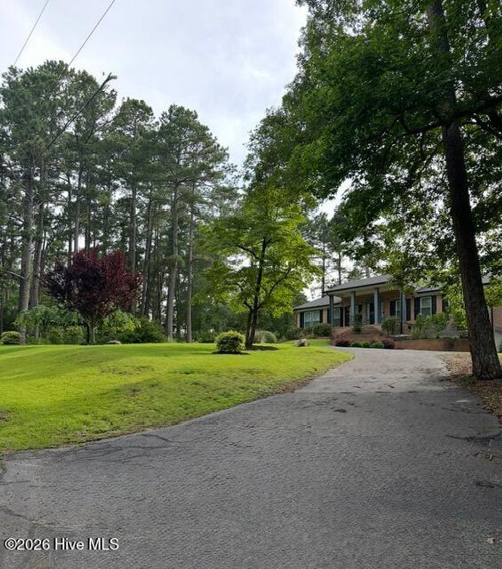 Photo of 102 Canterbury Road, Southern Pines, NC 28387 (MLS # 100554831)