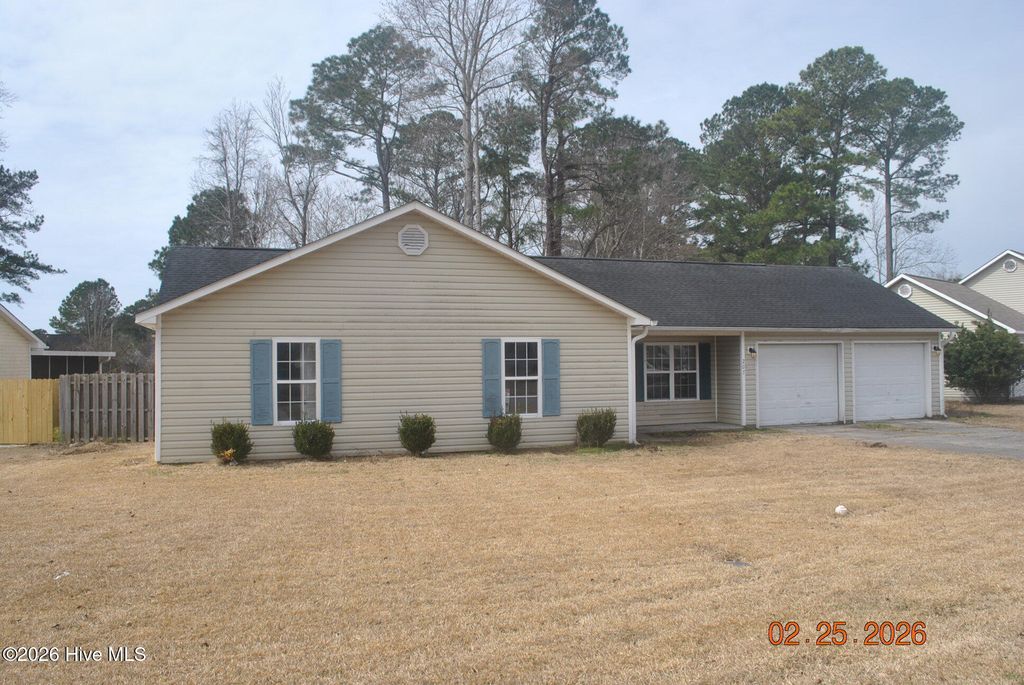 Photo of 207 Chaparral Trail, Jacksonville, NC 28546 (MLS # 100556604)