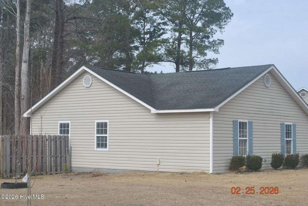 Photo of 207 Chaparral Trail, Jacksonville, NC 28546 (MLS # 100556604)