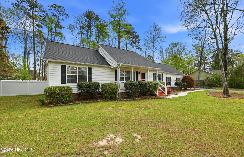 Photo of 326 Knollwood Drive, Hampstead, NC 28443 (MLS # 100562256)