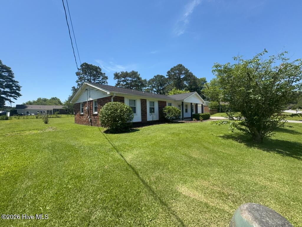Photo of 94 Vandergrift Drive, Jacksonville, NC 28540 (MLS # 100579437)
