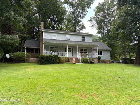 Homes For Sale - 101 Hughes Lane<br/> New Bern, NC 28560