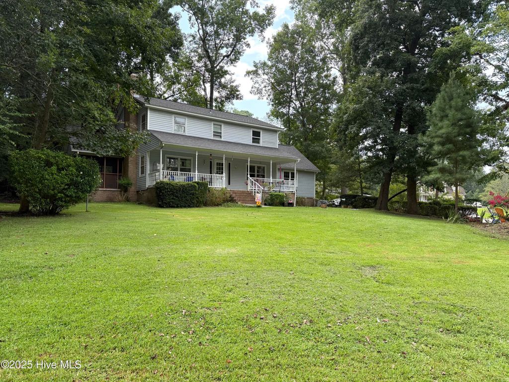 Photo of 101 Hughes Lane, New Bern, NC 28560 (MLS # 100525993)