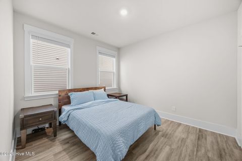 Tiny photo for 429 Edgewater Way, Surf City, NC 28445 (MLS # 100557752)