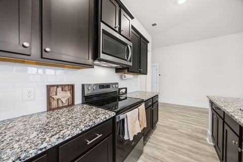 Tiny photo for 429 Edgewater Way, Surf City, NC 28445 (MLS # 100557752)