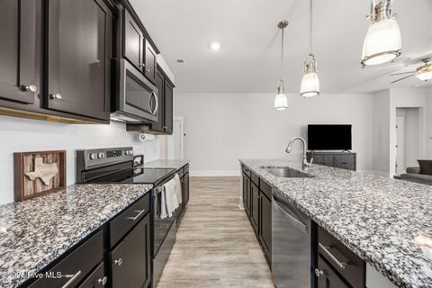 Tiny photo for 429 Edgewater Way, Surf City, NC 28445 (MLS # 100557752)