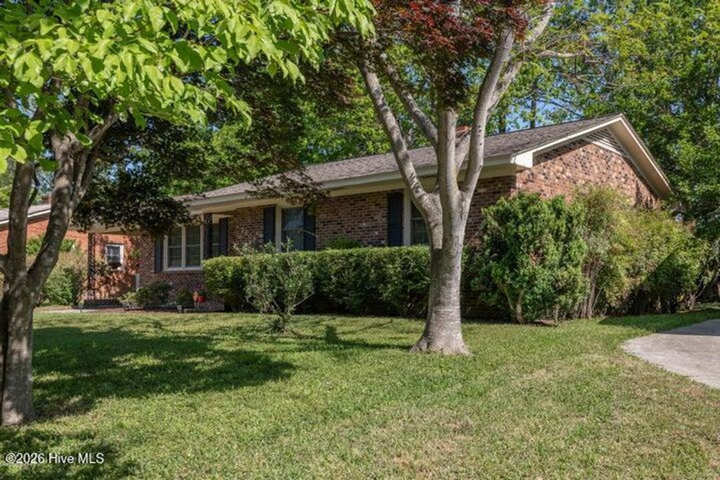 Photo of 2609 S Wright Road, Greenville, NC 27858 (MLS # 100557417)