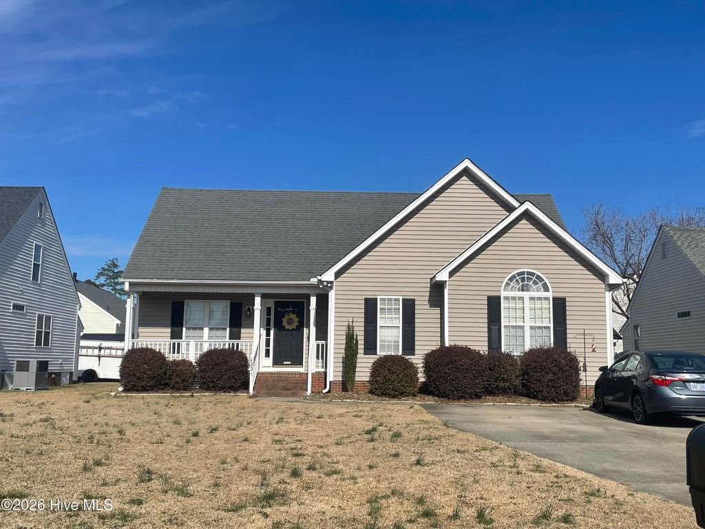 Photo of 1221 Quarterpath Drive, Winterville, NC 28590 (MLS # 100556305)